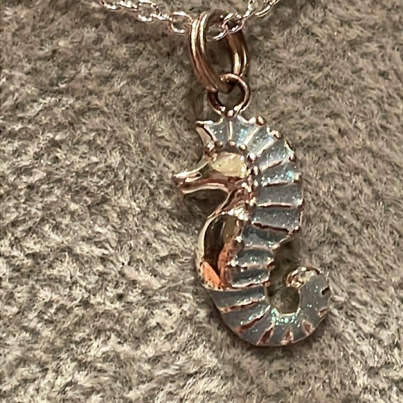 Blue Sparkling Sea Horse 925 Sterling Silver & 18” plated silver chain - Picture 6 of 7